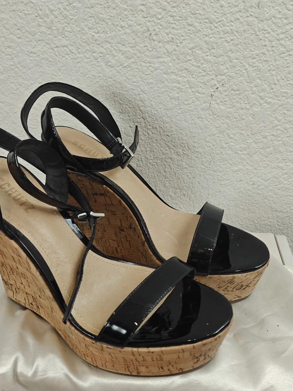 SCHUTZ chic statement